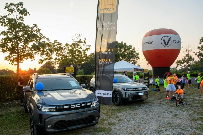 Nuovo Dacia Duster protagonista alla Fluo Run nel Parco di Monza - Messa