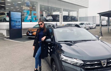 Giorgia Crivello presenta Nuova Dacia Sandero | Messa T