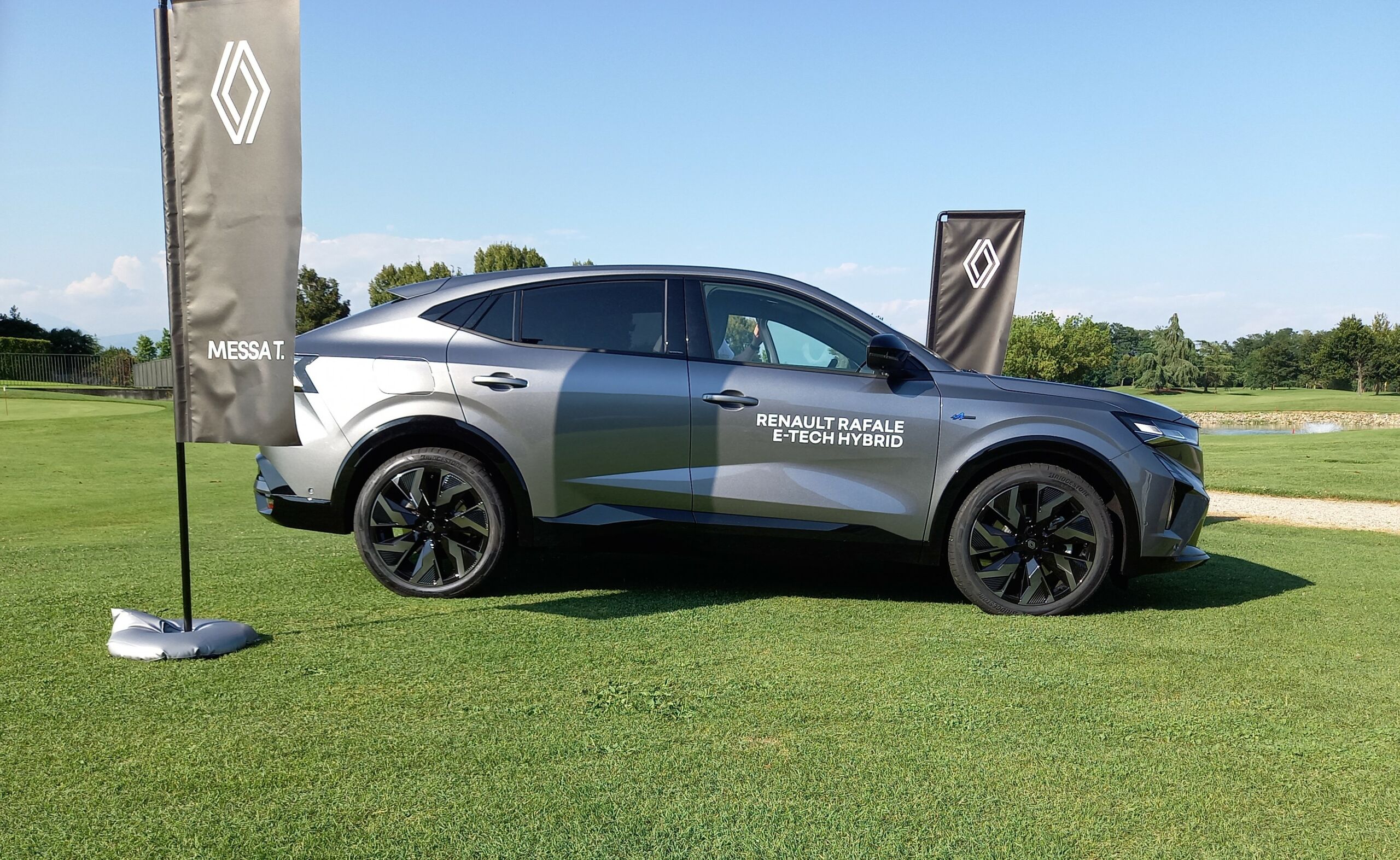 Renault Rafale durante l'evento di lancio al Golf Club di Camuzzago