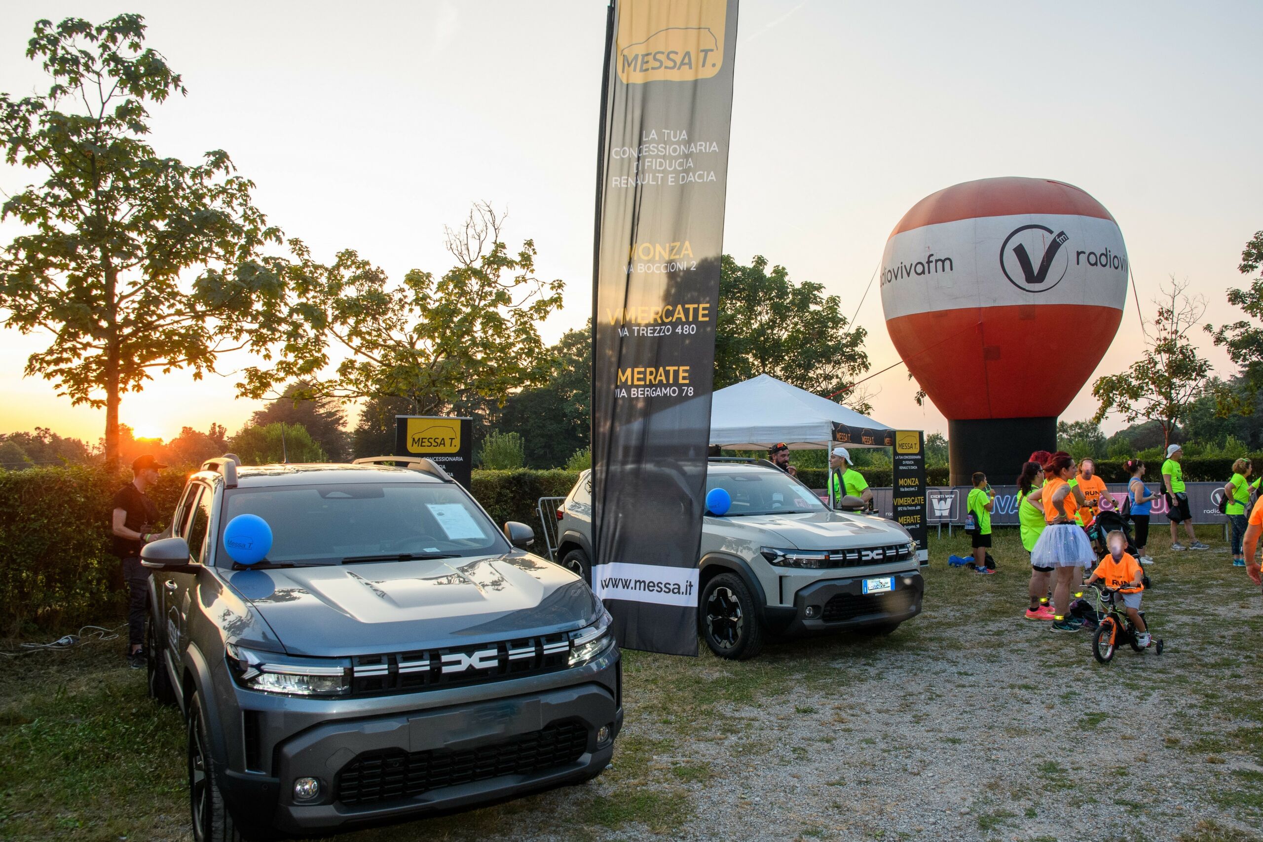 Nuovo Dacia Duster protagonista alla Fluo Run nel parco di Monza